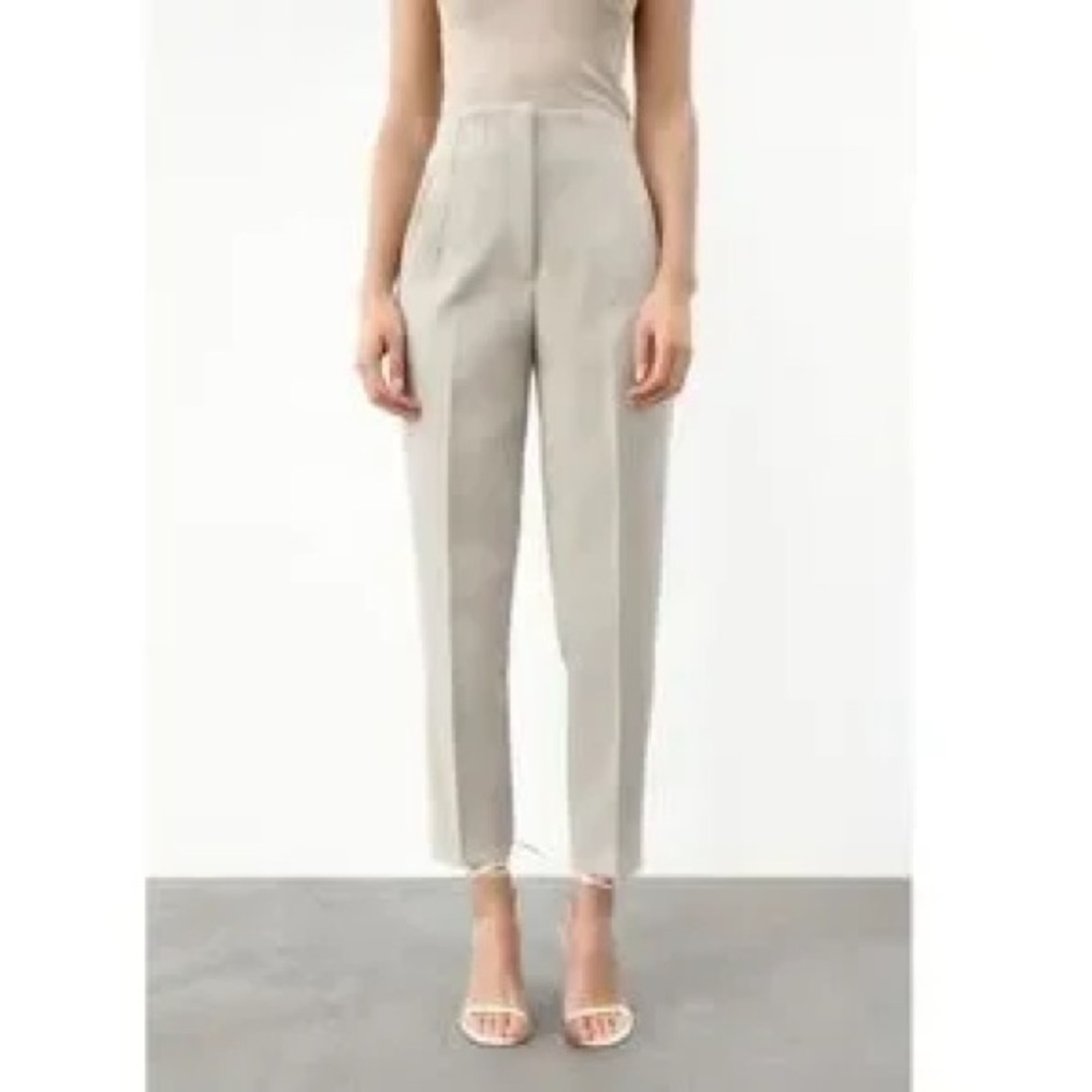 Zara Slim High-Rise Trousers in Light‎ Beige M